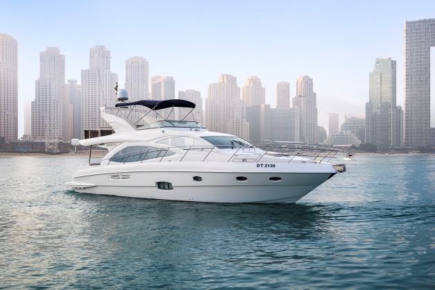 luxury yachts jumeirah jet ski